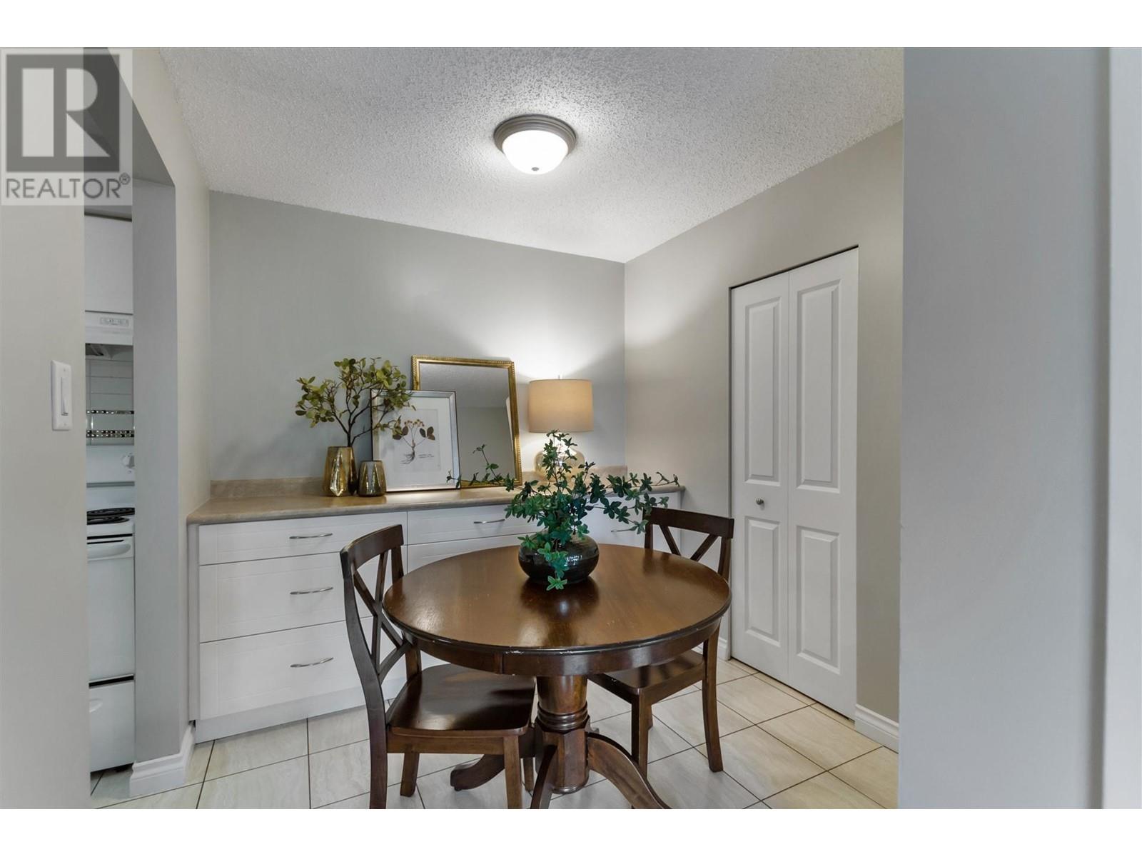 305 340 GINGER DRIVE