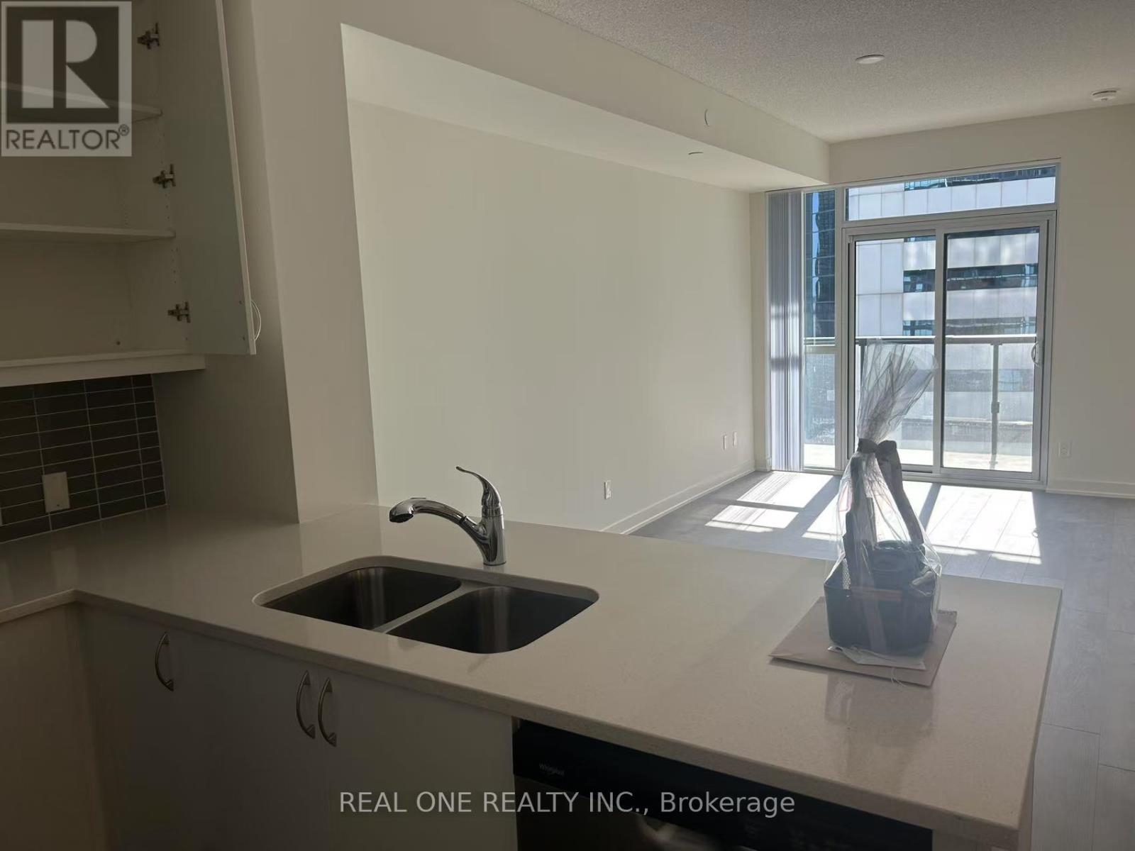 2212 - 4955 YONGE STREET