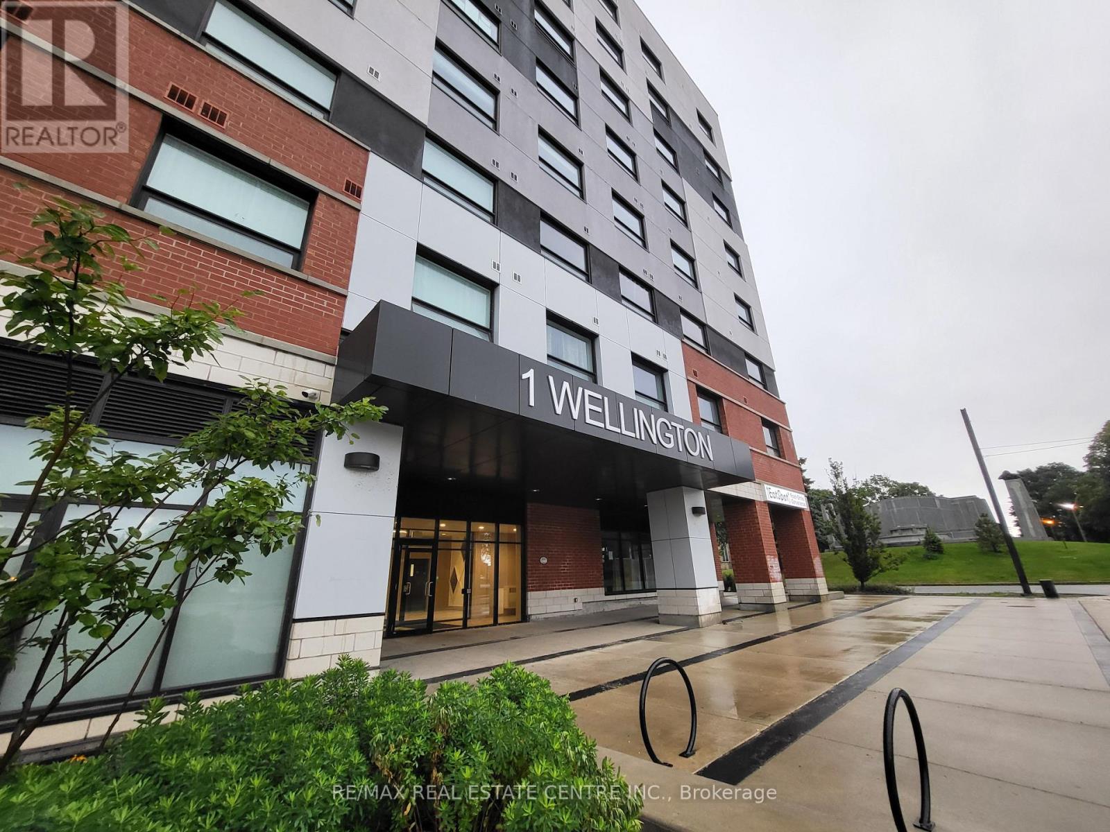 418 - 1 WELLINGTON STREET