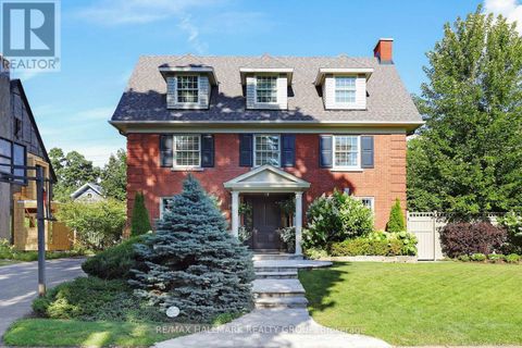 525 PICCADILLY AVENUE Ottawa ON K1Y0H7