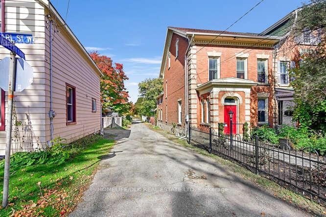 6 PEARL STREET W