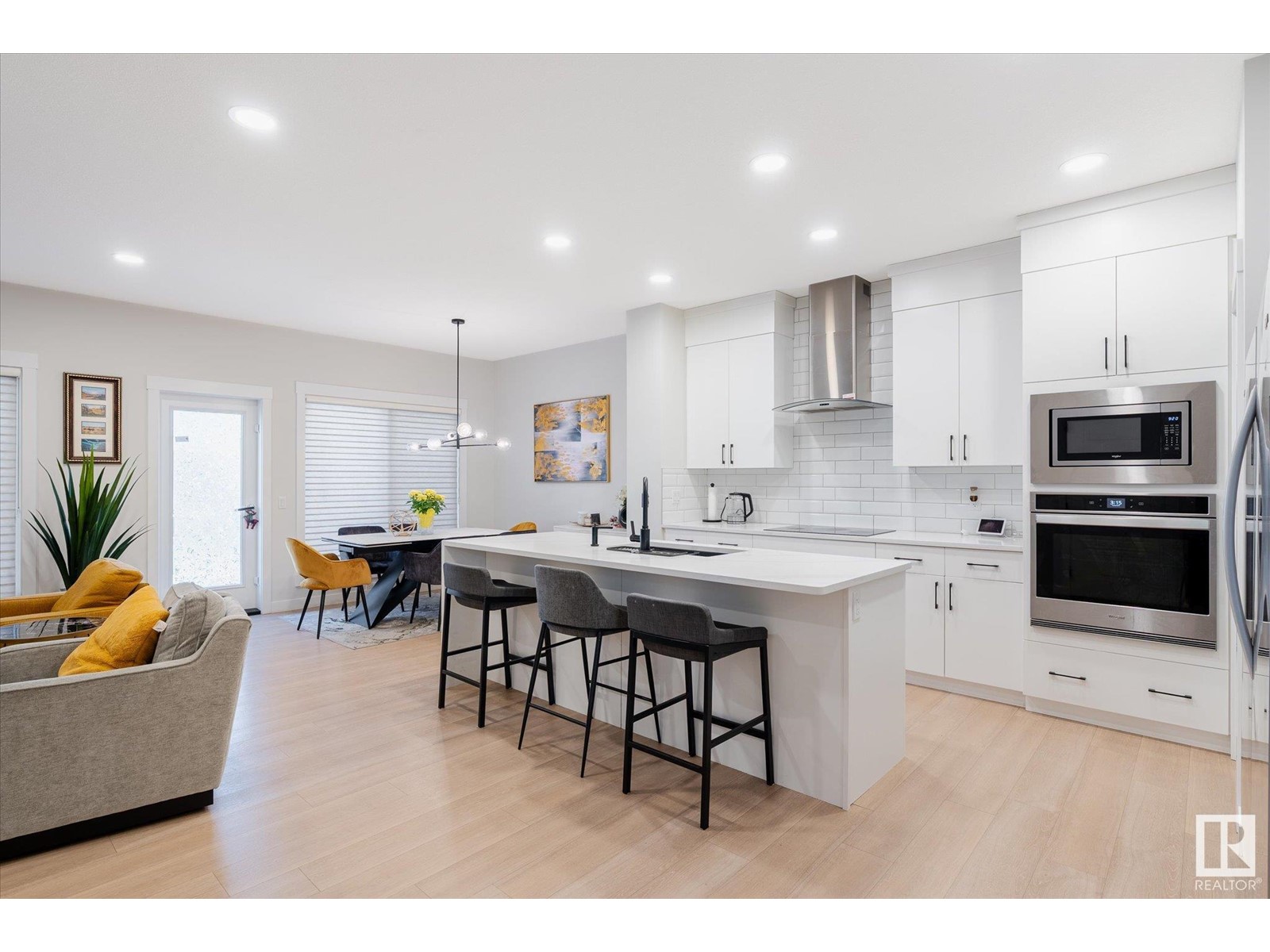 23022 96A AV NW