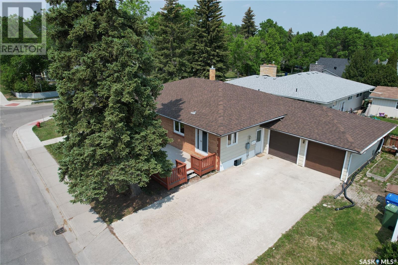 1 CALDER CRESCENT