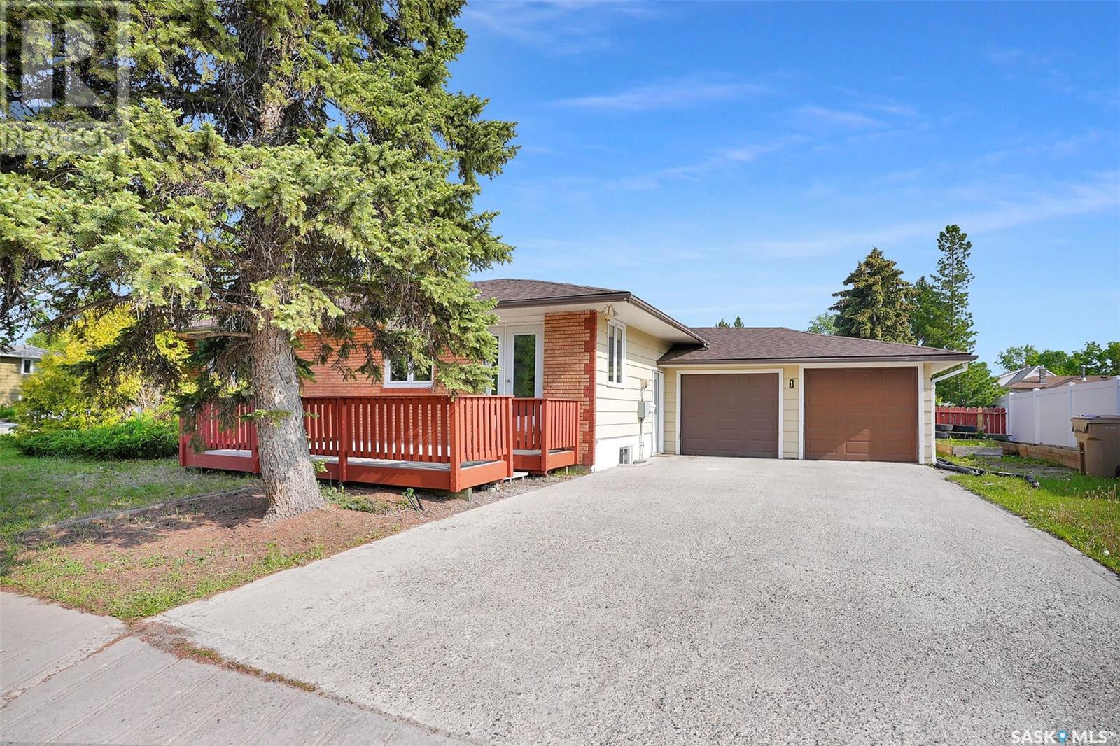 1 CALDER CRESCENT