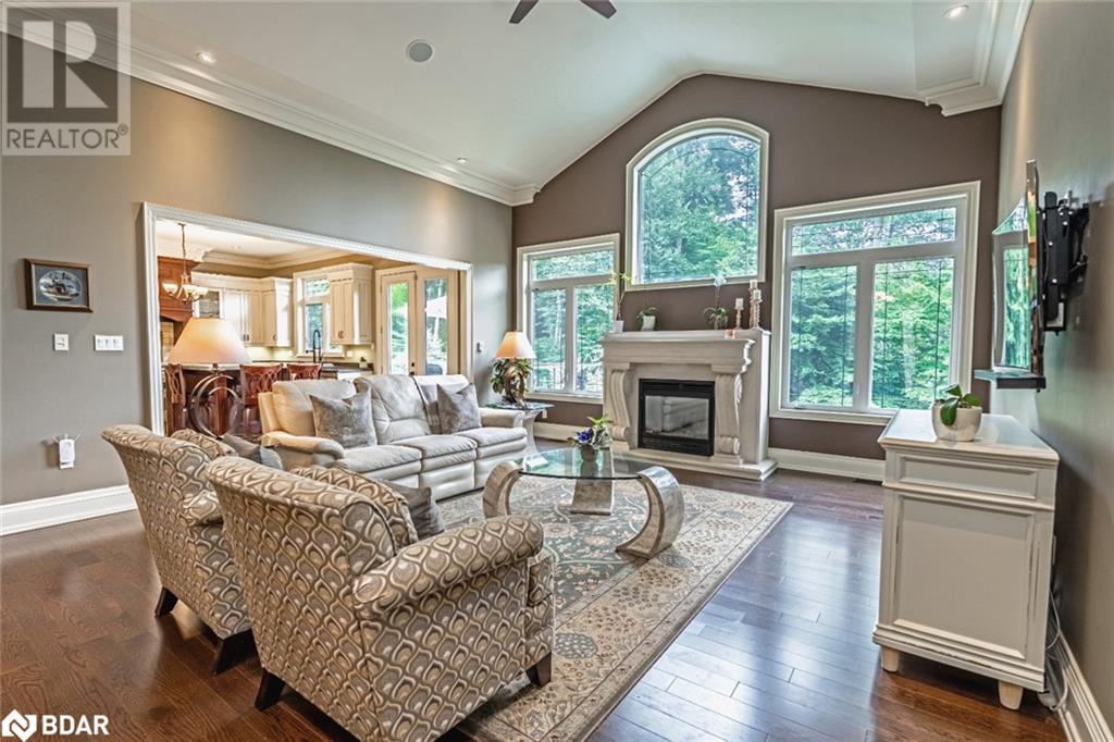 32 GALLAGHER Crescent