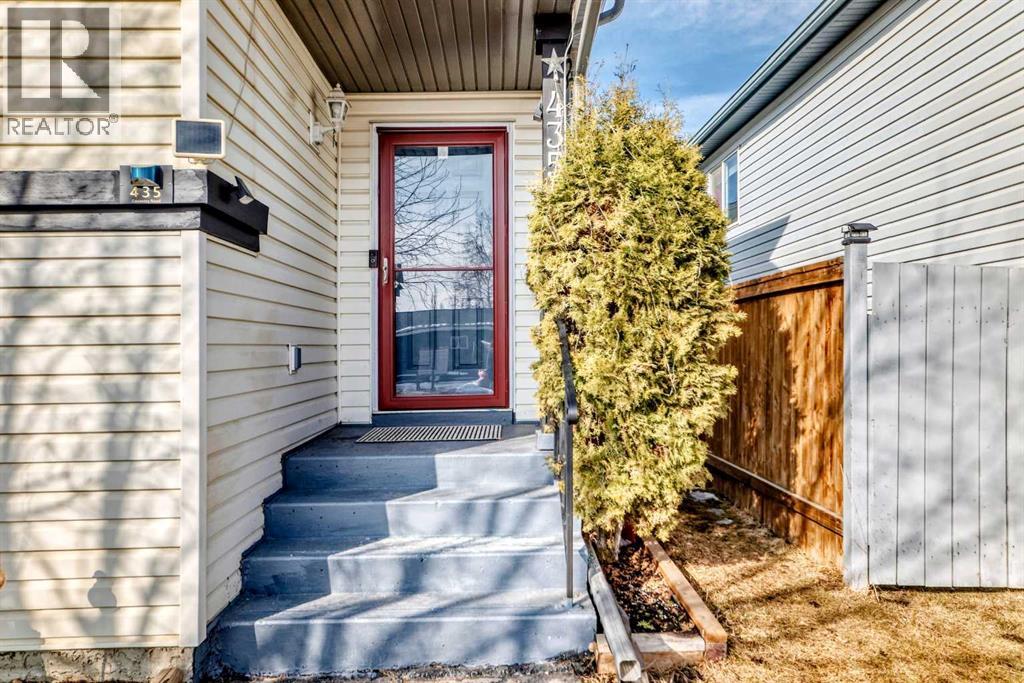 435 Coventry Road NE