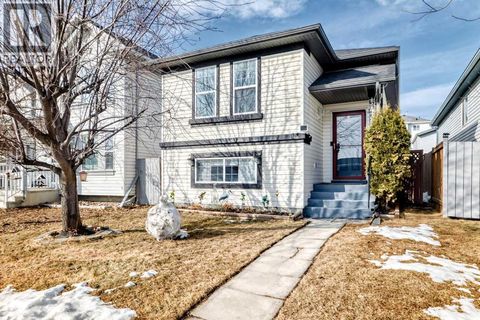 435 Coventry Road NE Calgary AB T2K5N1