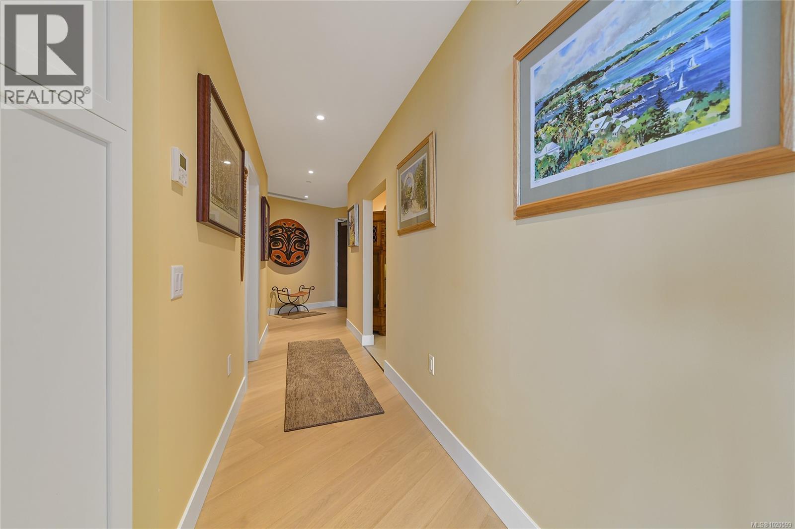 403 5388 Hill Rise Terr