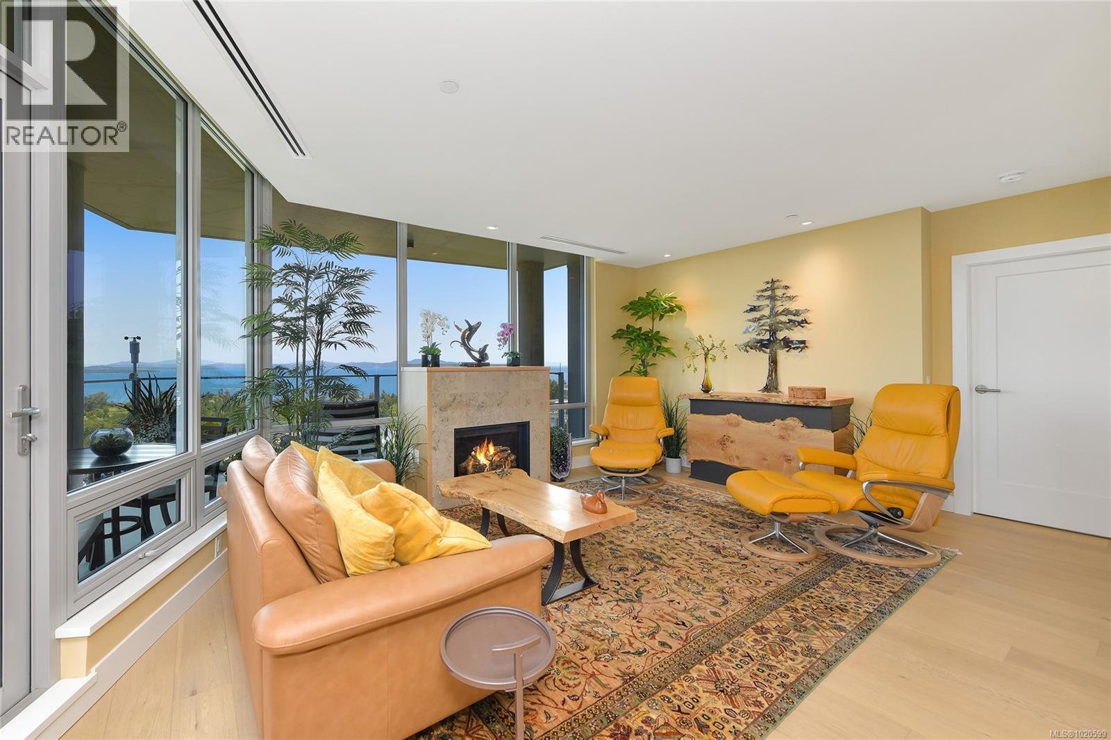 403 5388 Hill Rise Terr