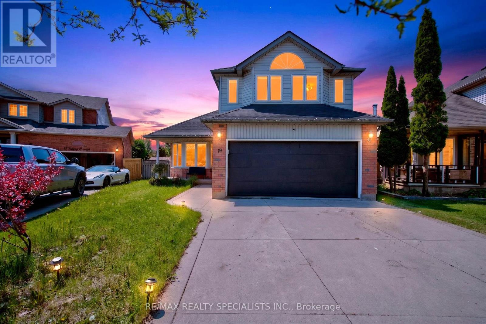 19 SIDNEY CRESCENT