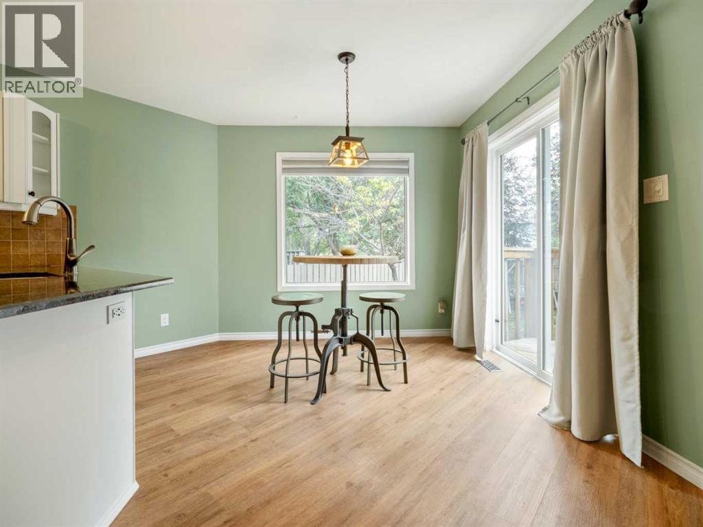 123 Stoney Crescent W