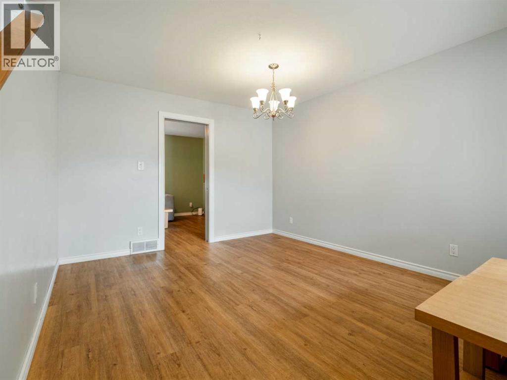 123 Stoney Crescent W