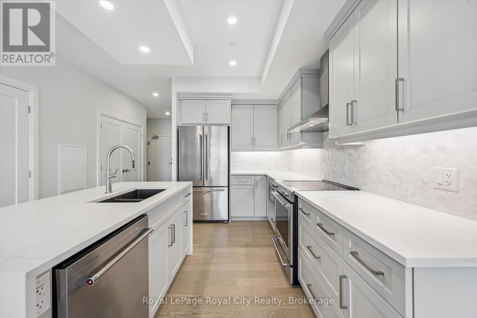 1007 - 71 WYNDHAM STREET S