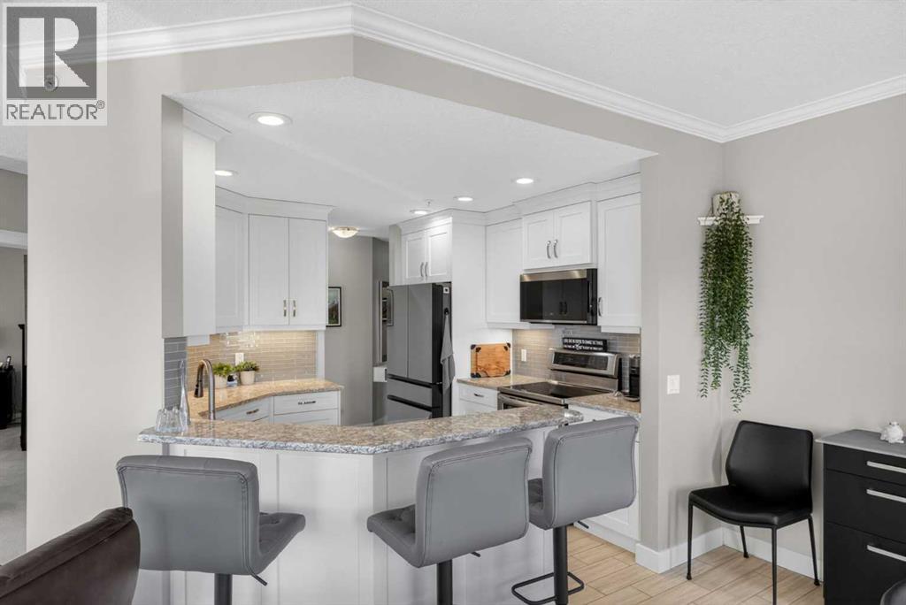 202, 200 Patina Court SW