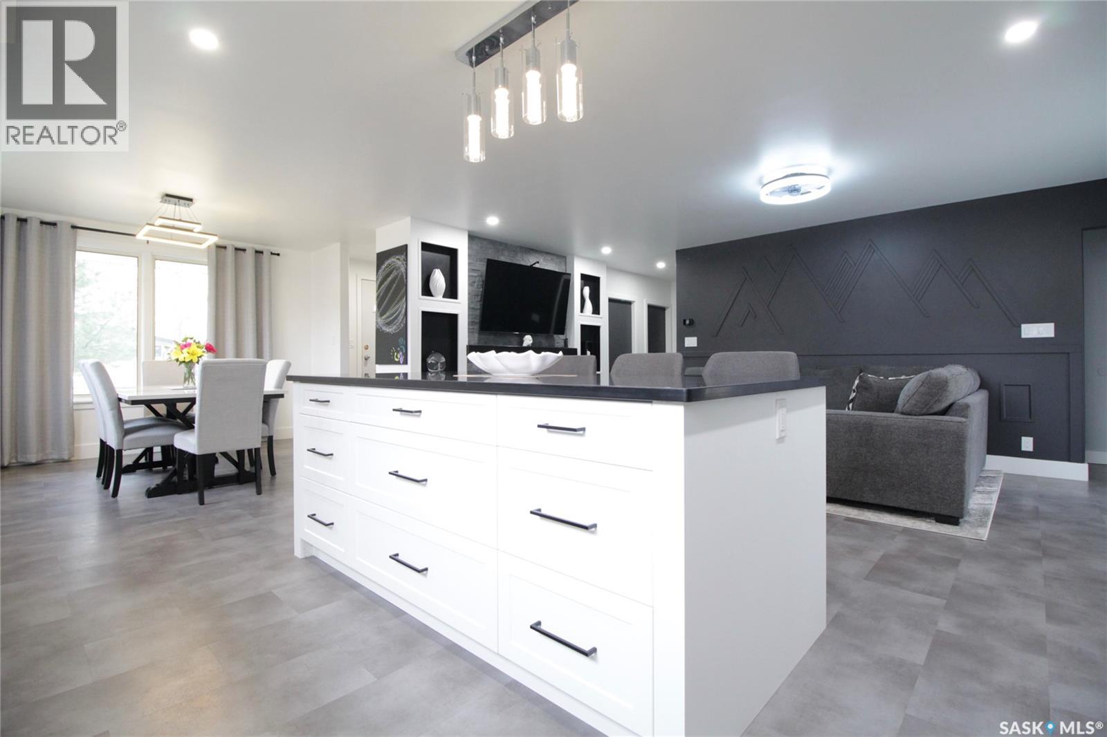 1110 Windover AVENUE