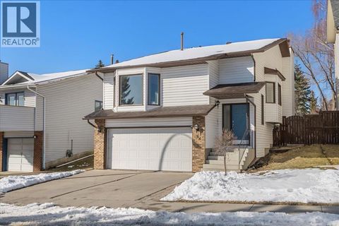56 Hawkcliff Way NW Calgary AB T3G2R7
