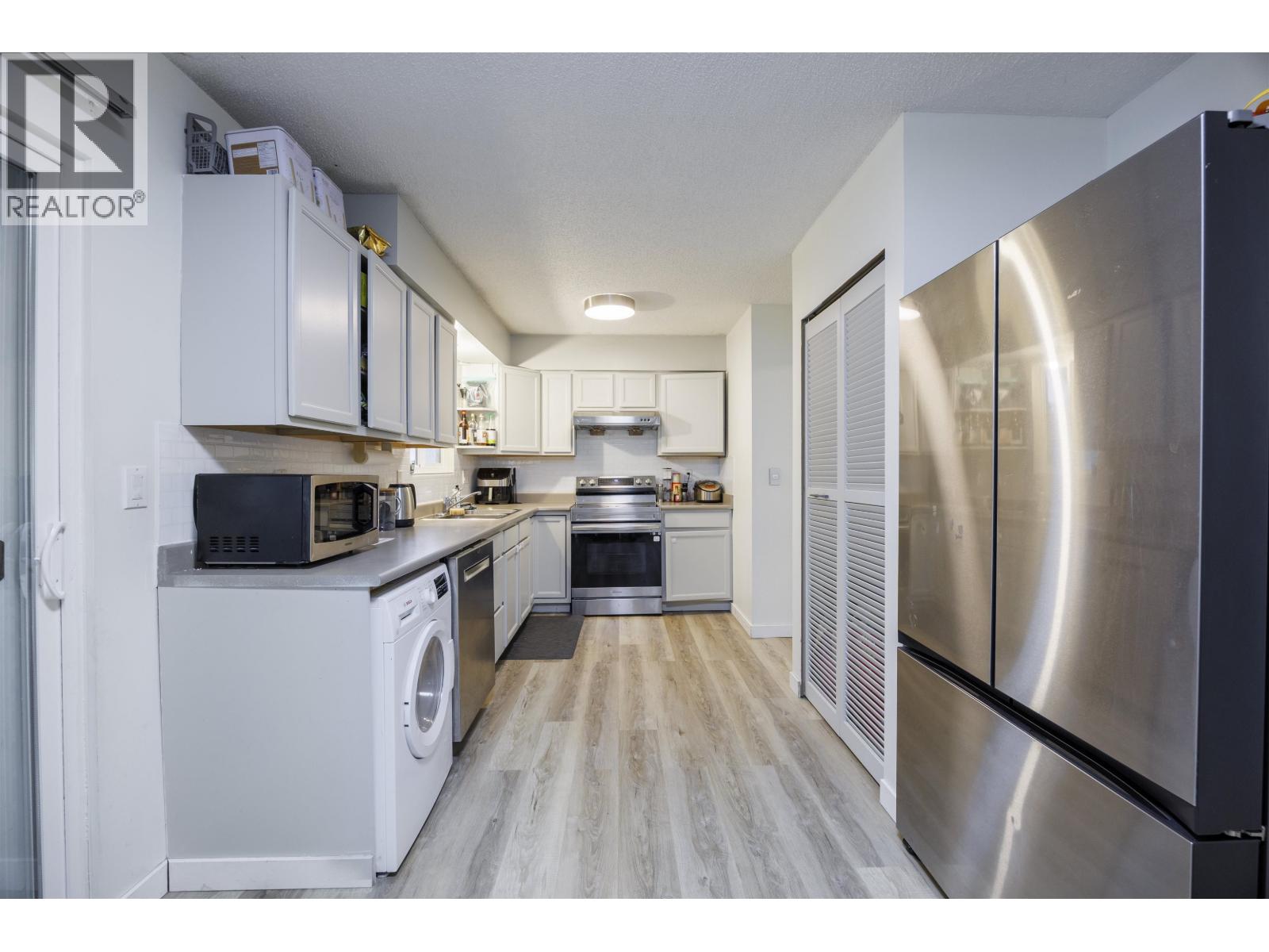 3213 SALT SPRING AVENUE