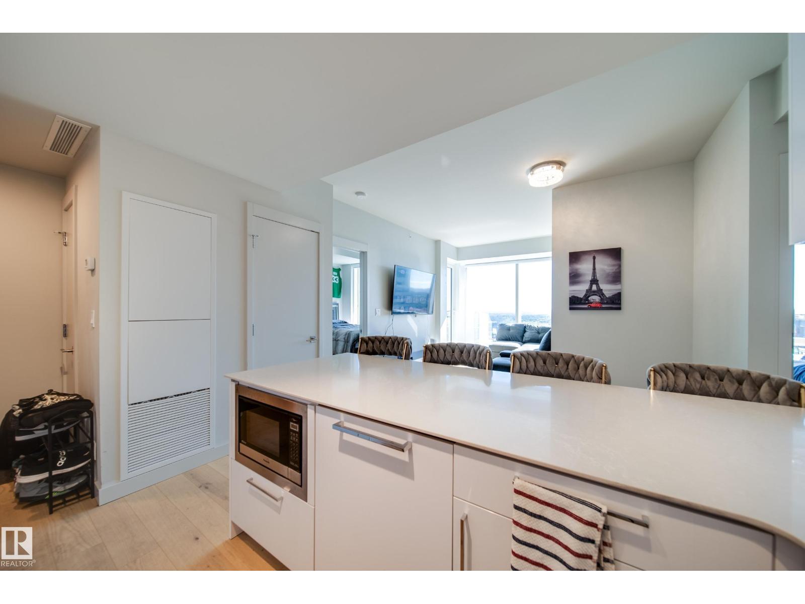 #3505 10360 102 ST NW