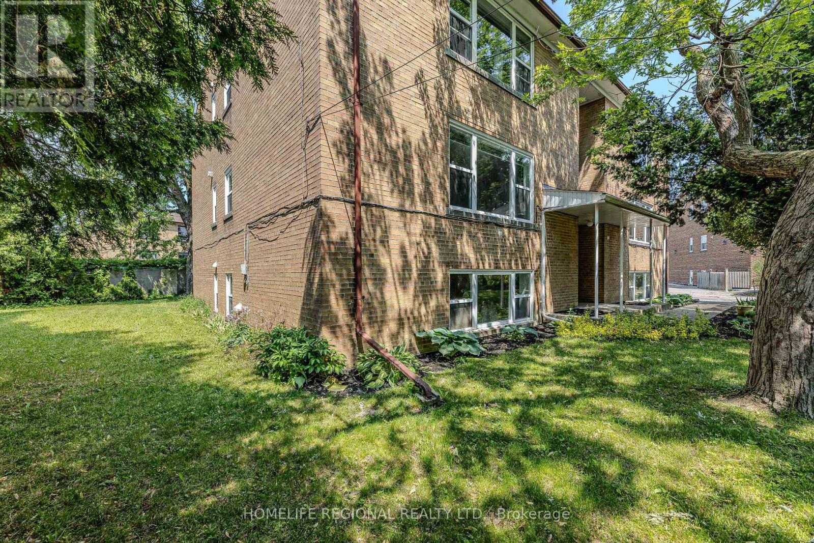 50 CUFFLEY CRESCENT N