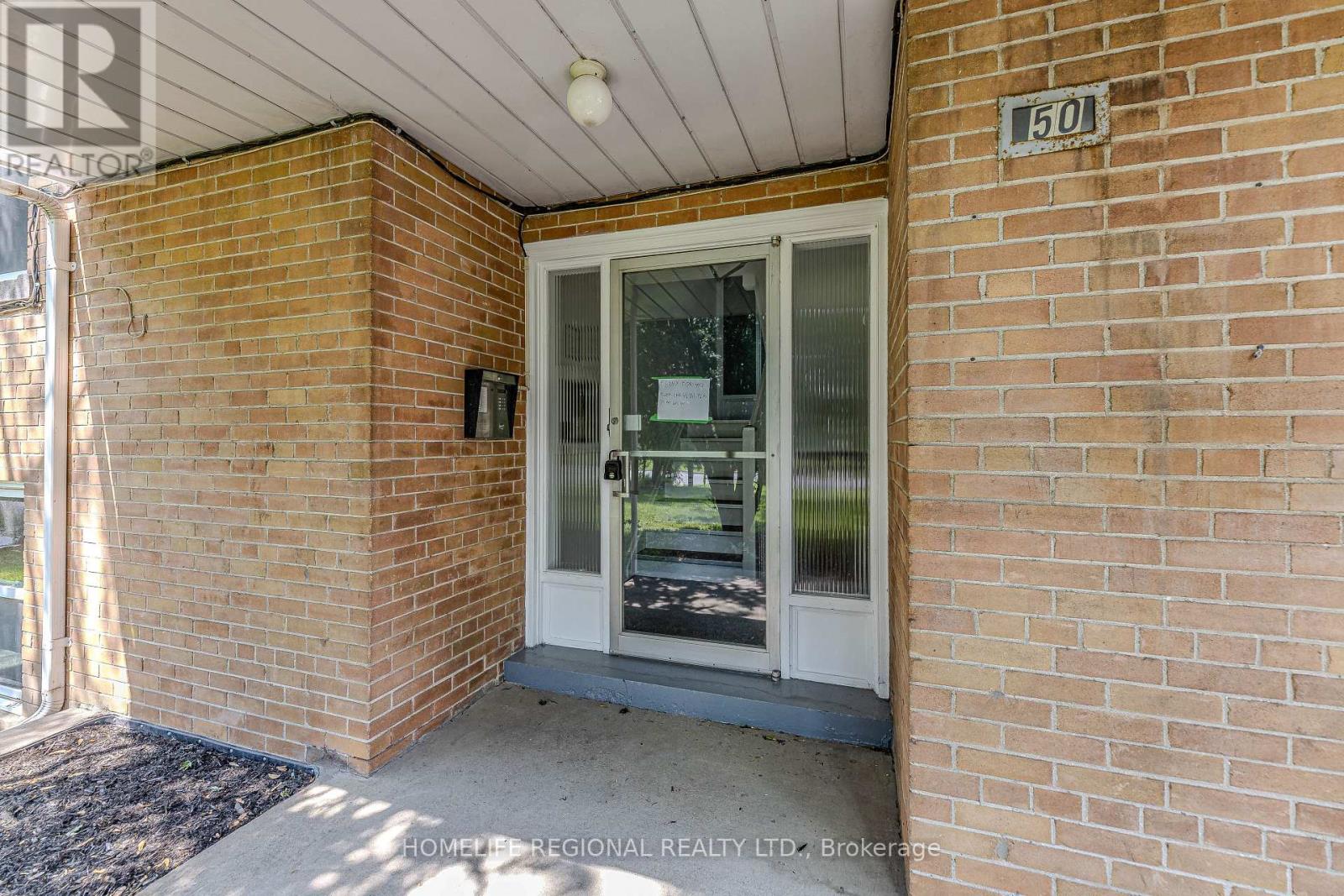 50 CUFFLEY CRESCENT N