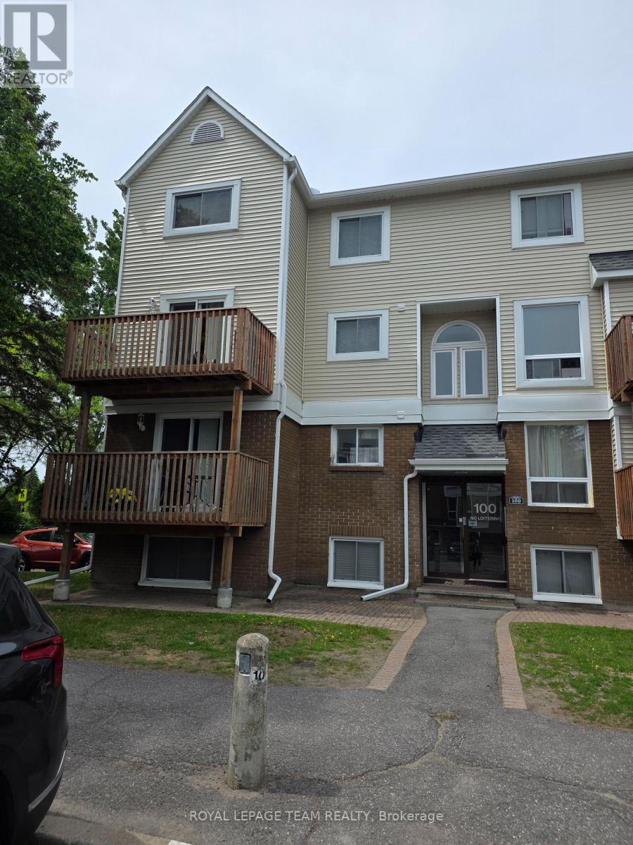 Photo 1 of 20 — 2 - 100 FENERTY COURT E Unit 2, Ottawa, ON K2L3A7
