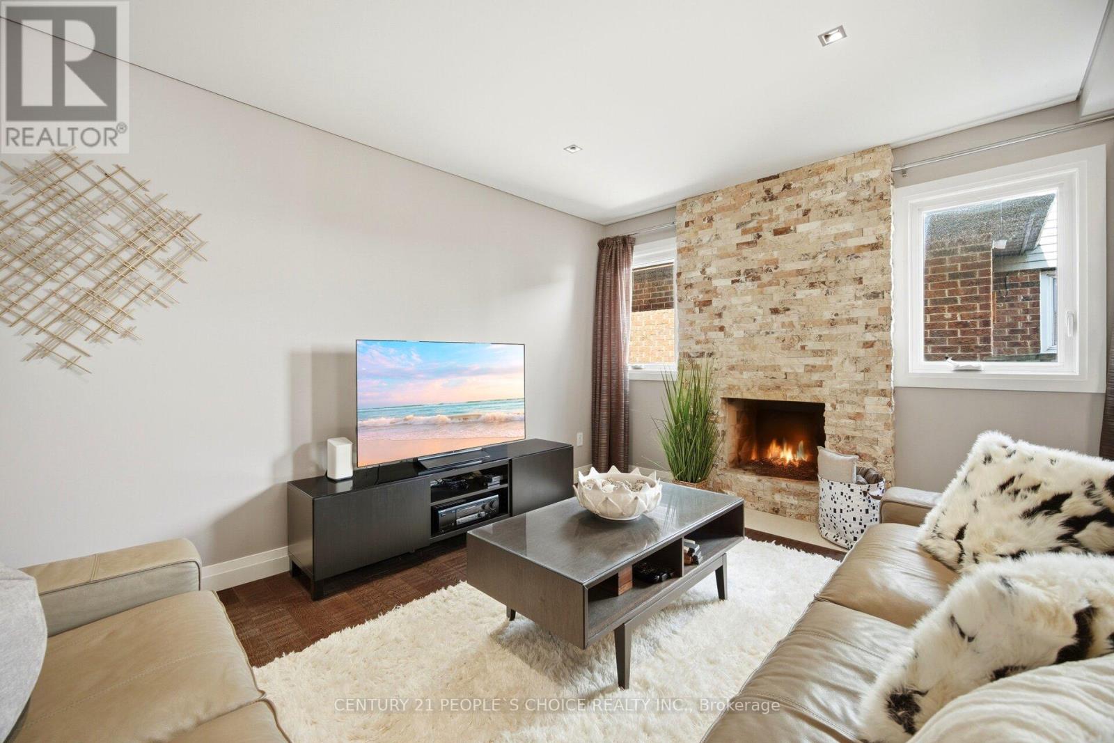 29 OLEANDER CRESCENT