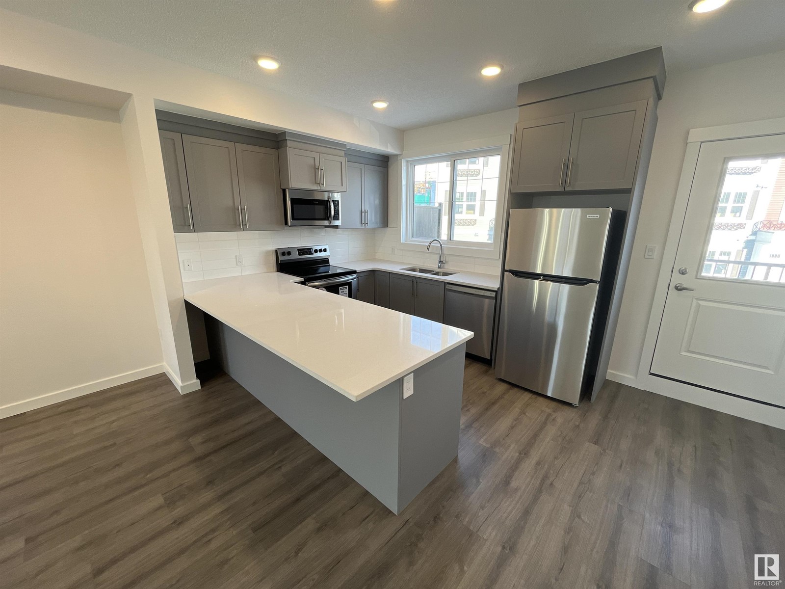 #3 903 CRYSTALLINA NERA WY NW