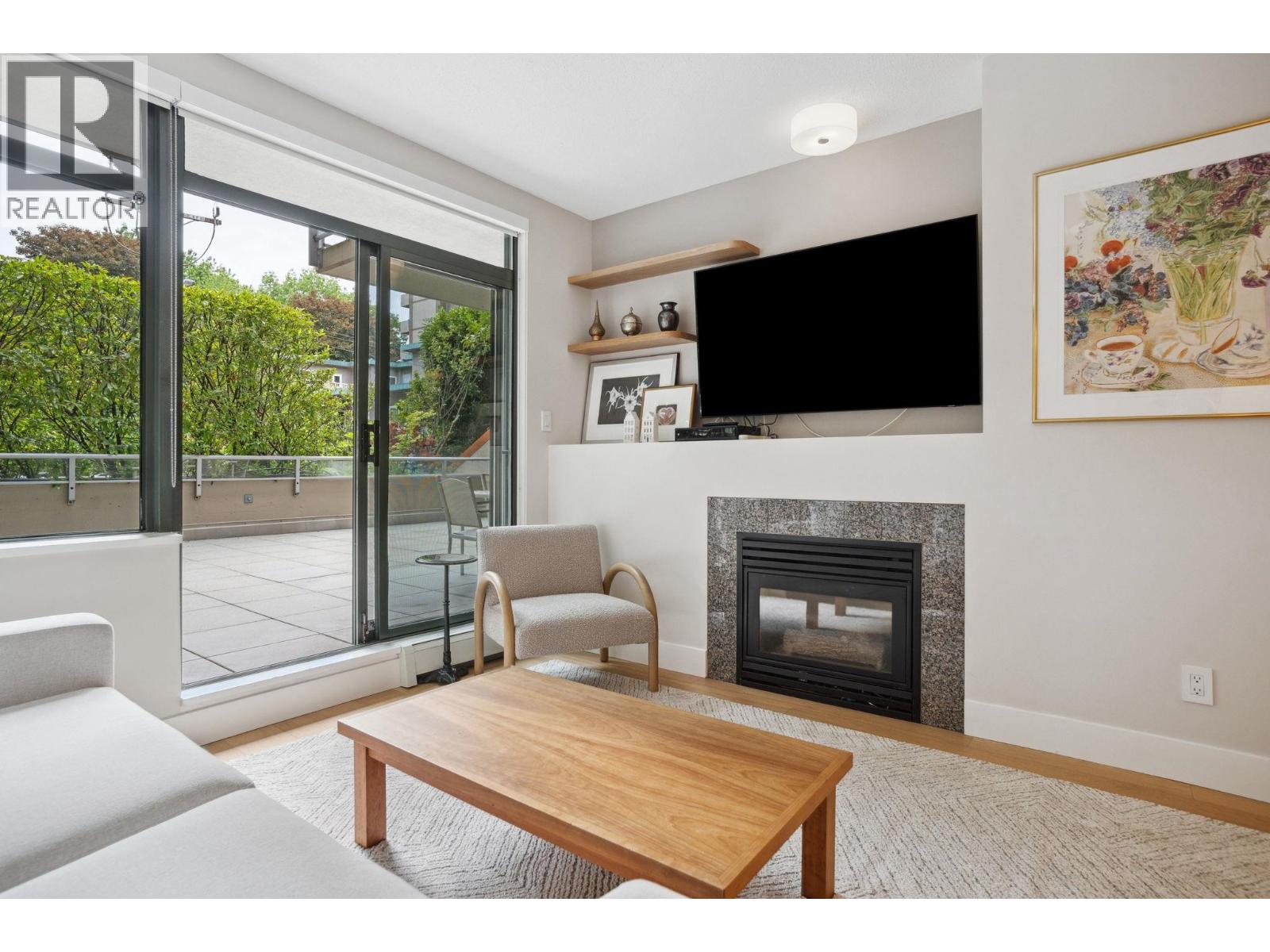 100 1688 ROBSON STREET