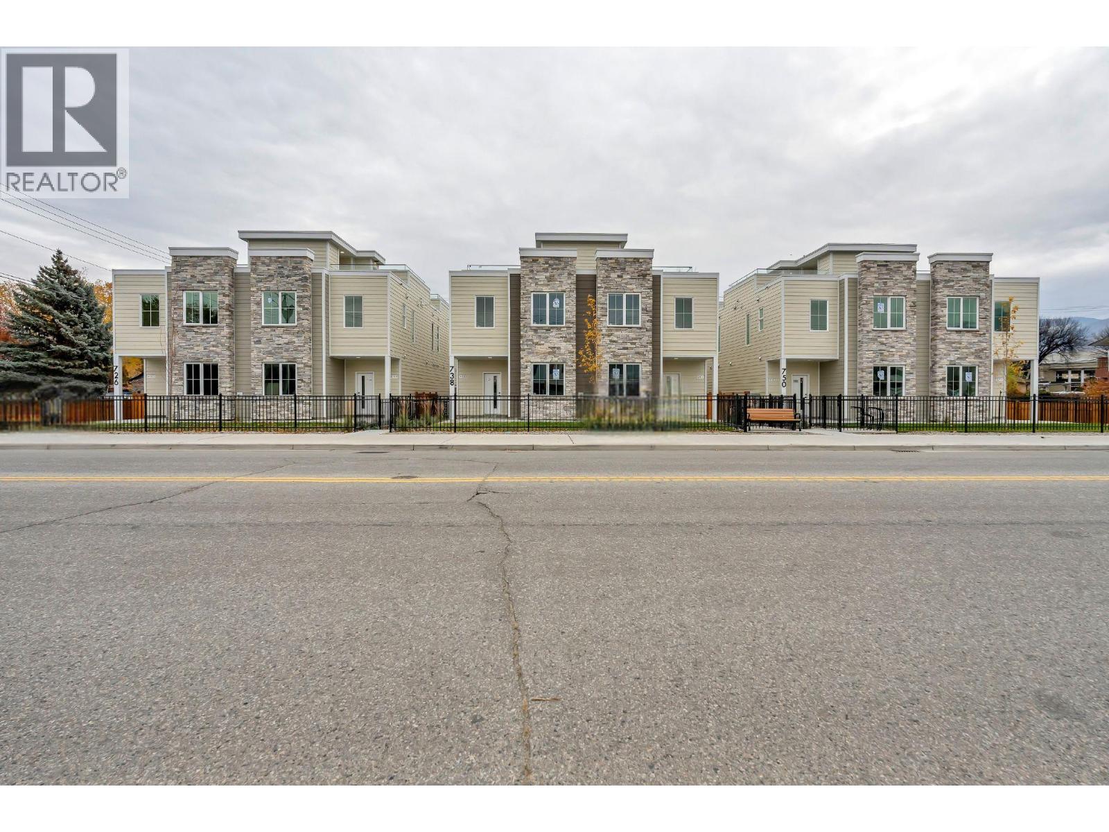 726 Westminster Avenue W Unit# 101