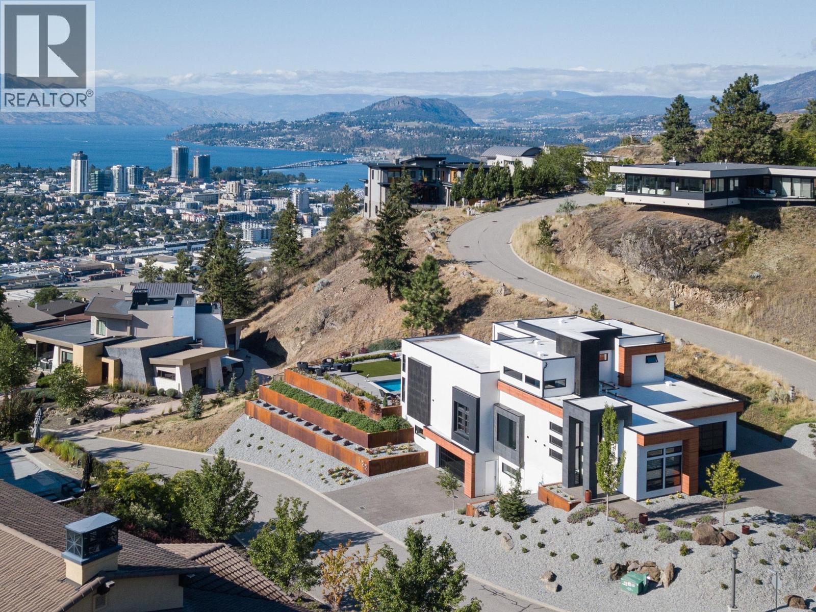 722 Highpointe Place