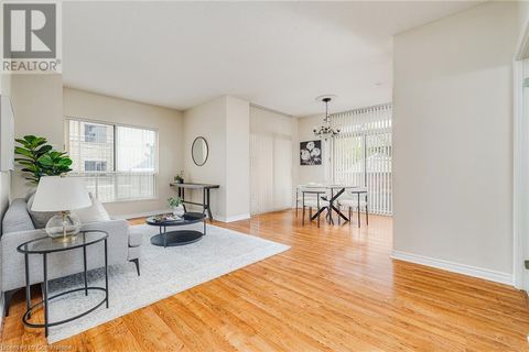 810 SCOLLARD Court Unit# 206 Mississauga ON L5V0A4