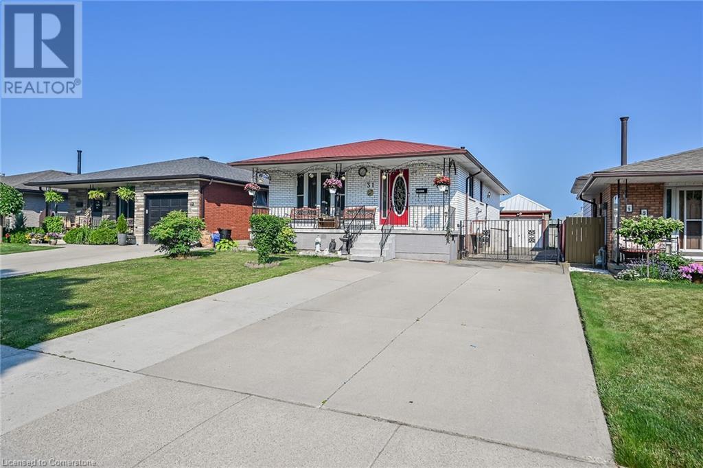 31 SUMMERCREST Drive