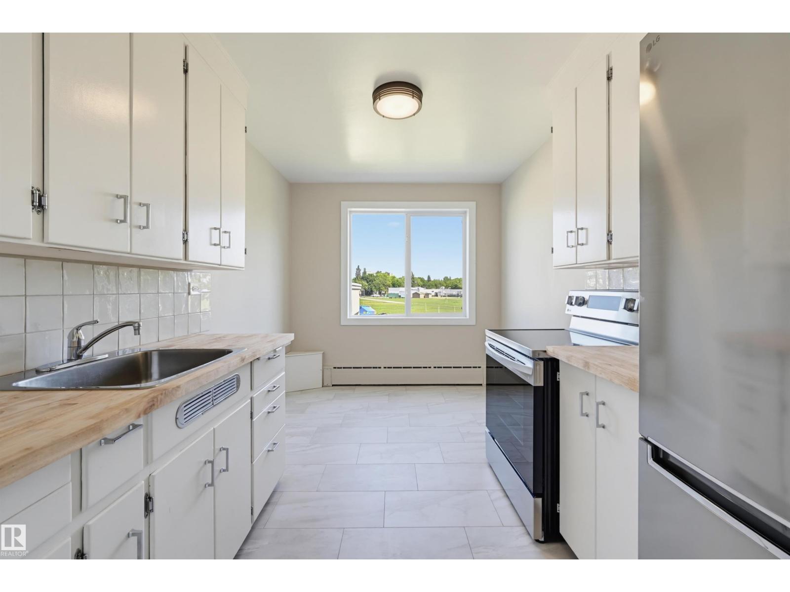 #7 7307 118 ST NW