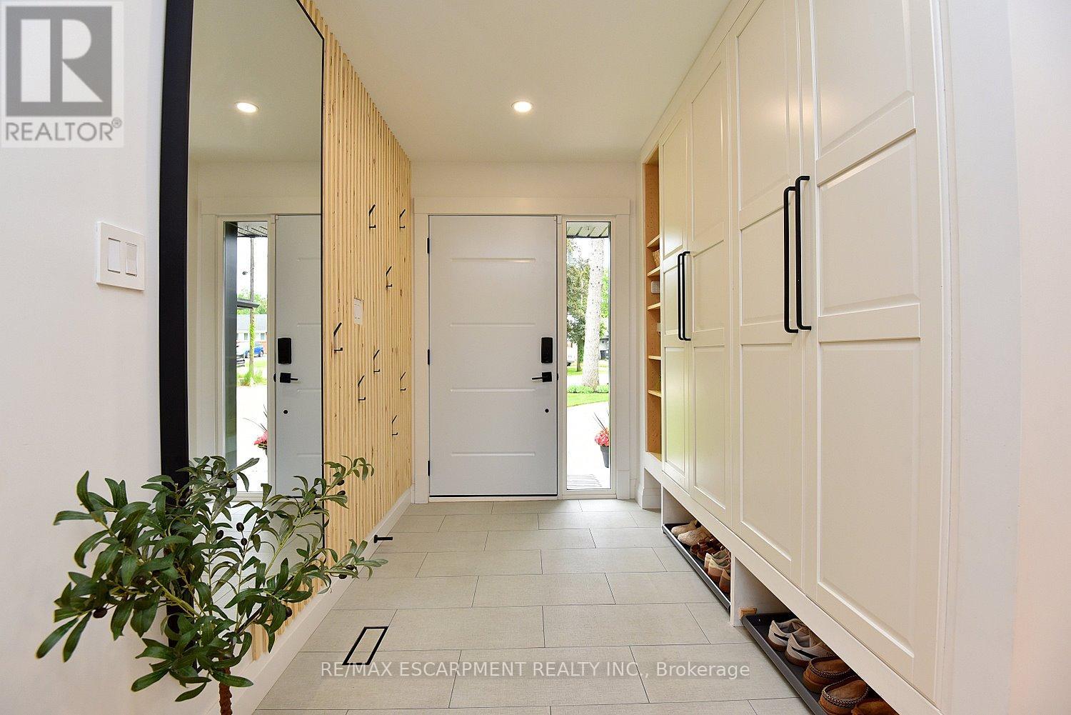 290 GARDENVIEW DRIVE