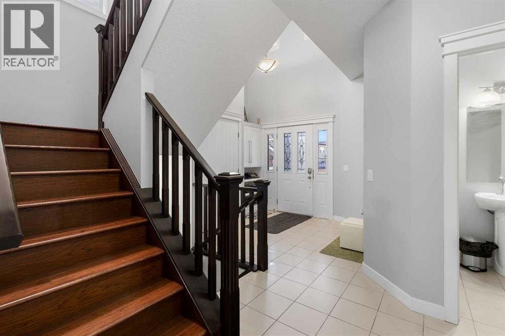 16 Redstone Parade NE