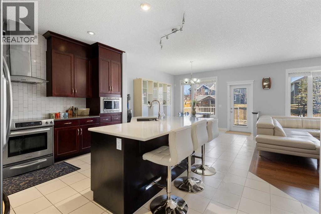 16 Redstone Parade NE