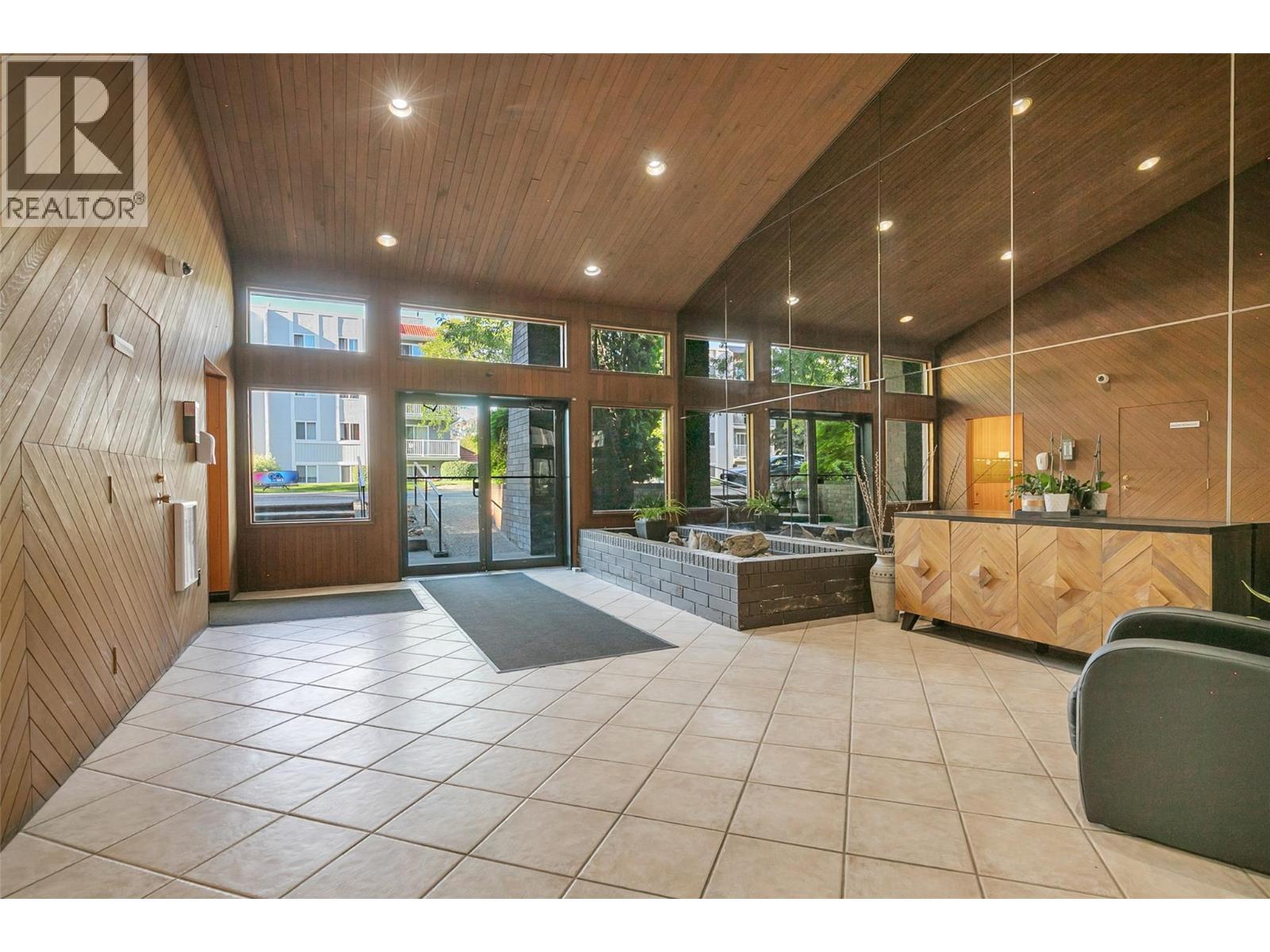 983 Bernard Avenue Unit# 206