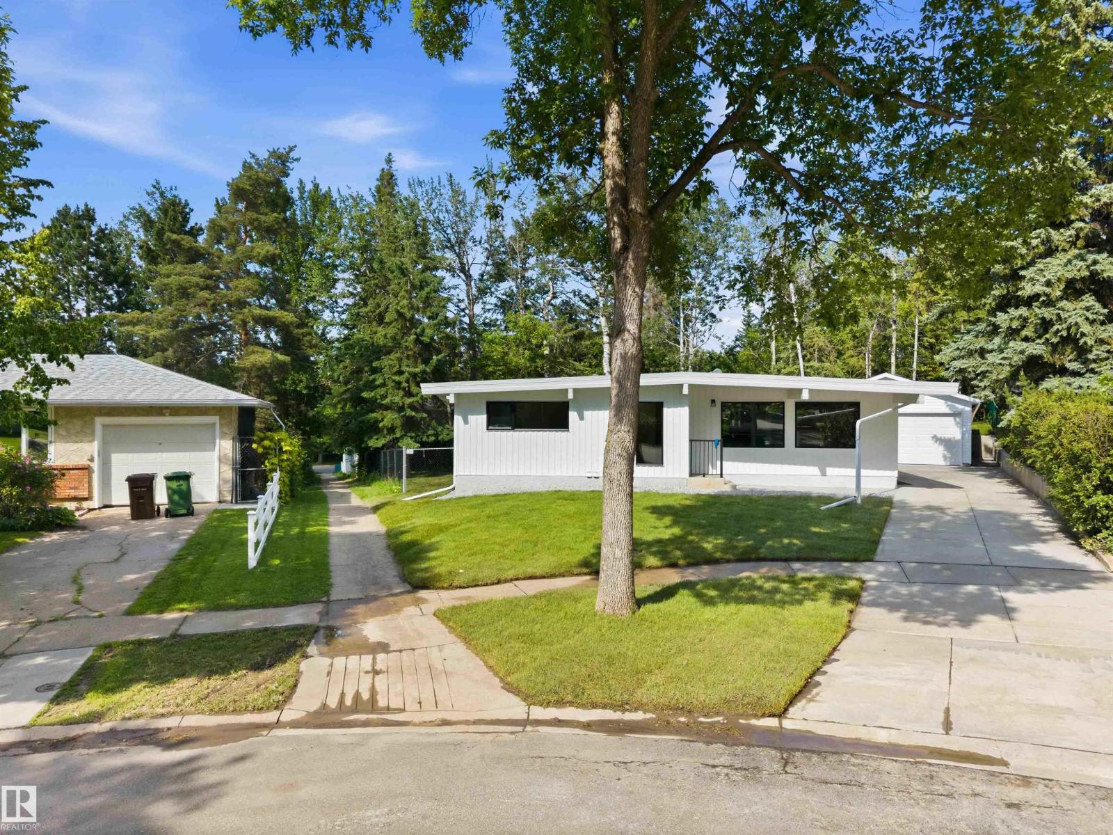 19 GREENBRIER CR