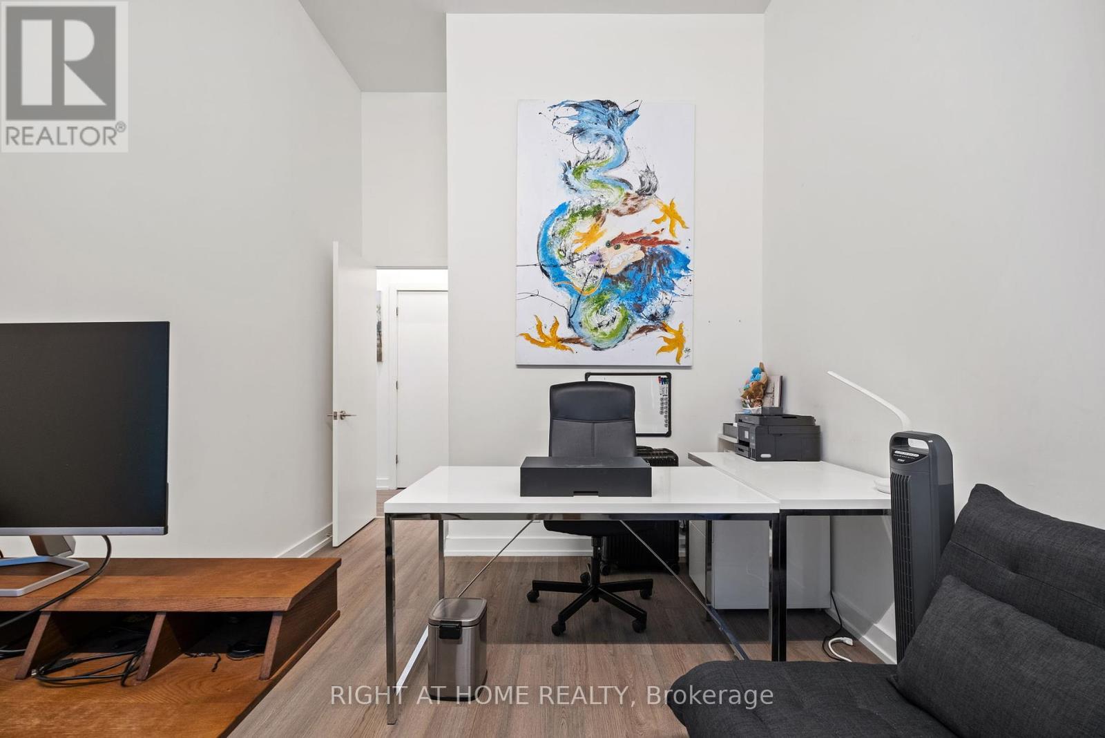 TH6 - 6 PARKWOOD AVENUE