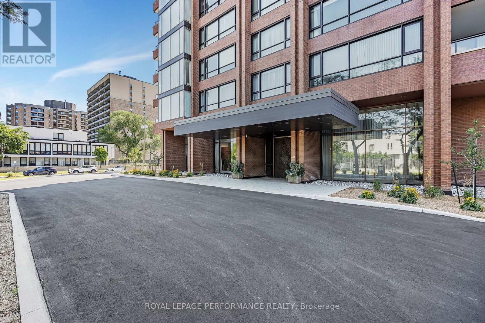 1204 - 40 BOTELER STREET