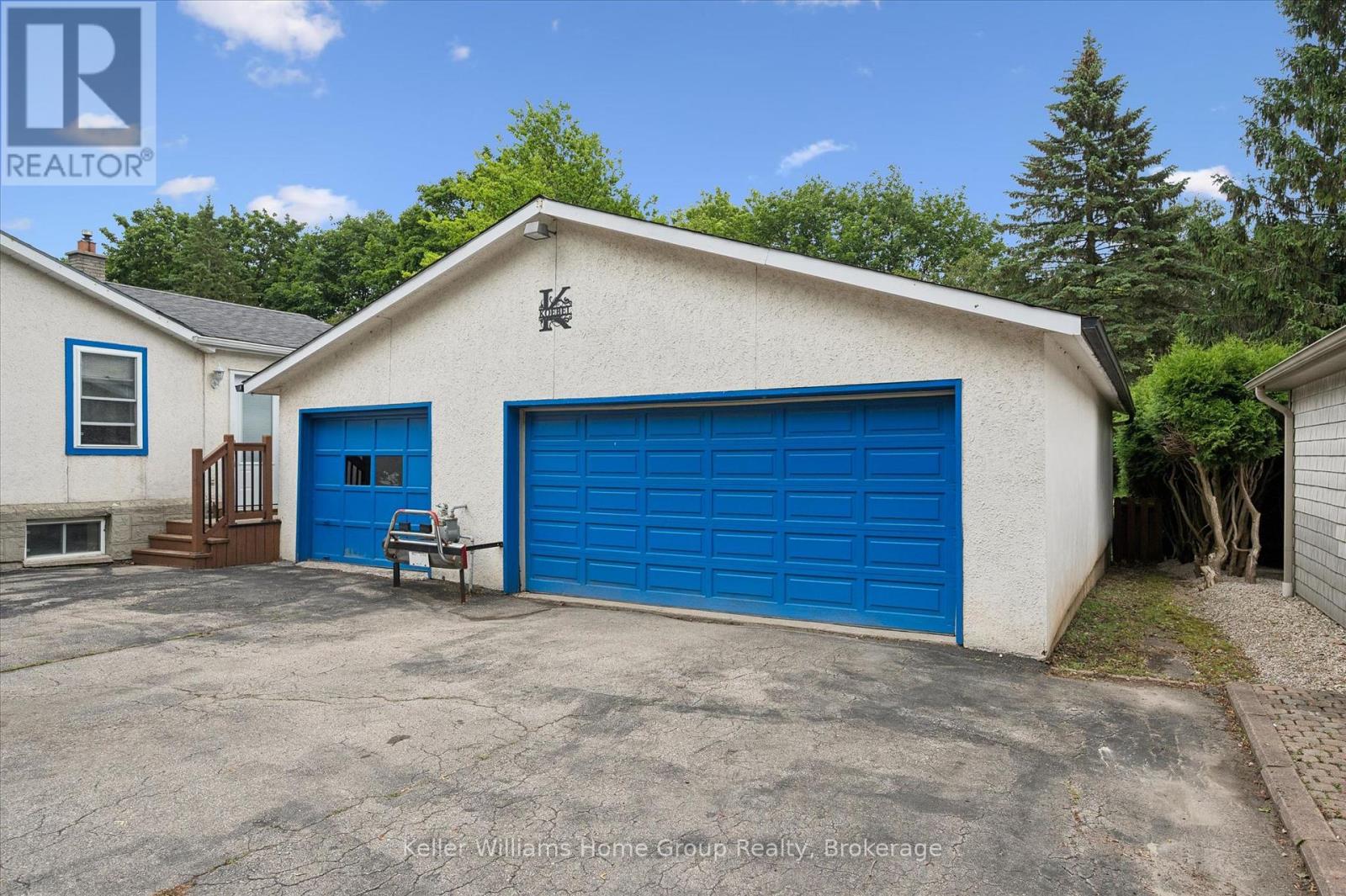 27 OMAR STREET