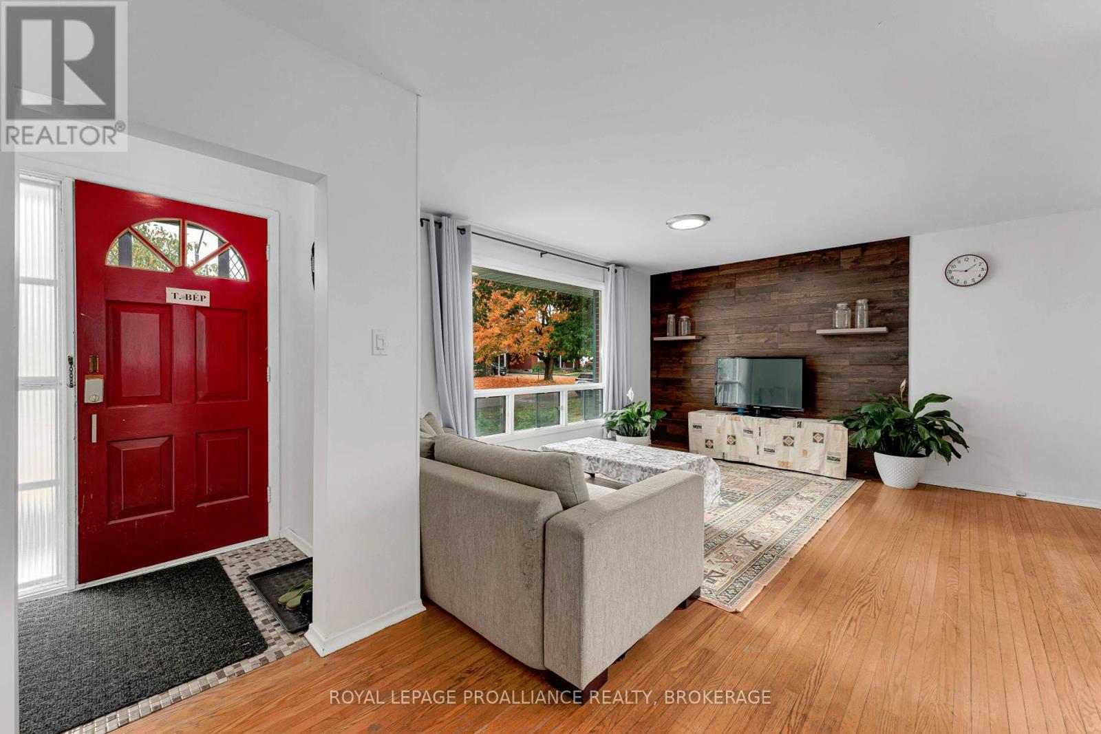 64 MICHAEL GRASS CRESCENT