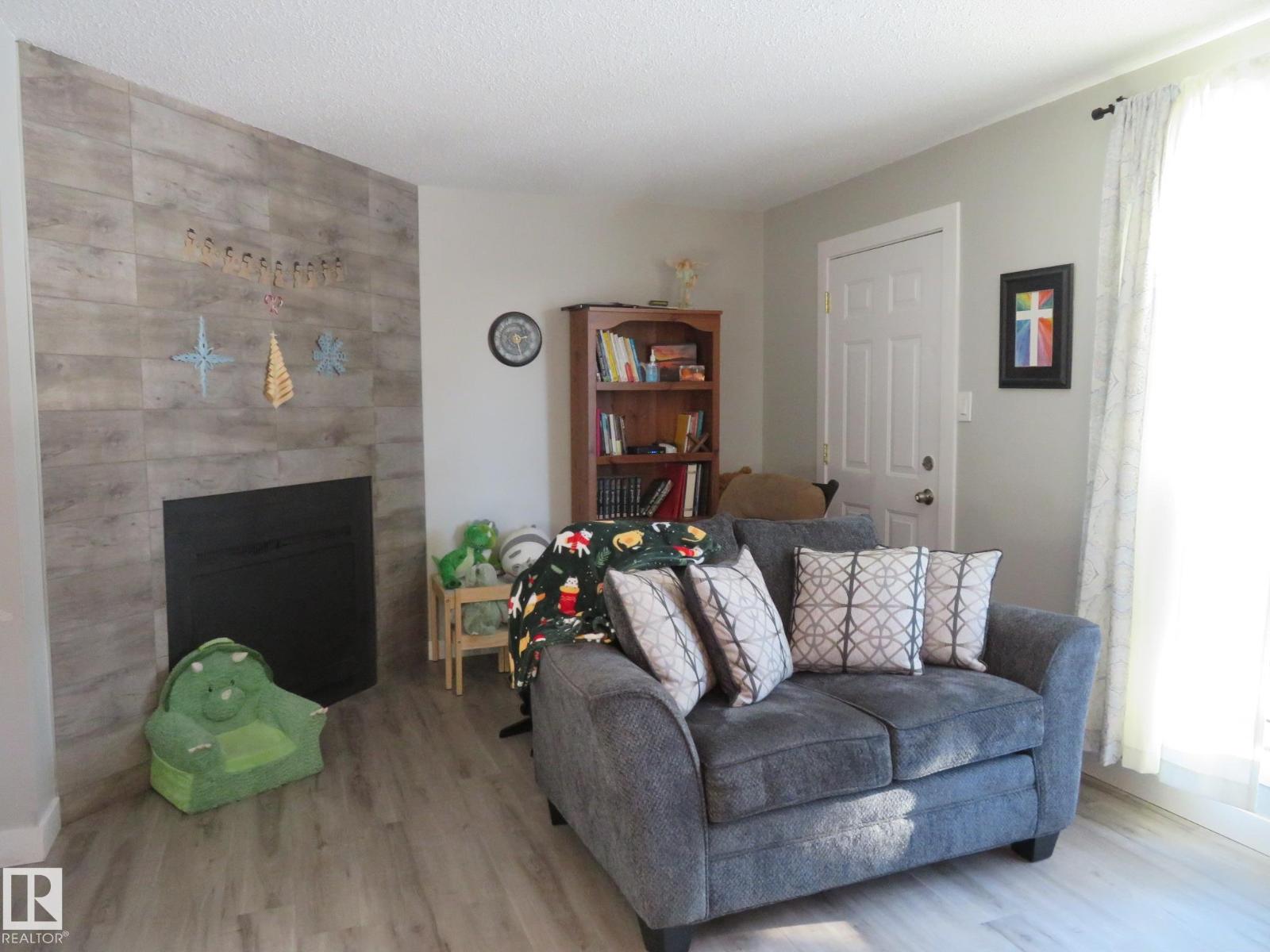 3103 109 ST NW