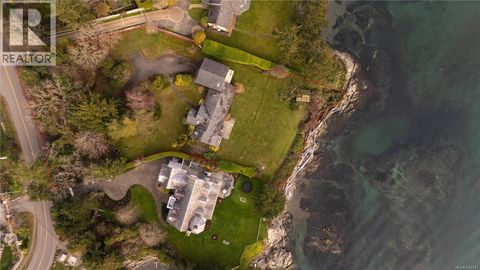 3901 Tudor Ave Saanich BC V8N4L3