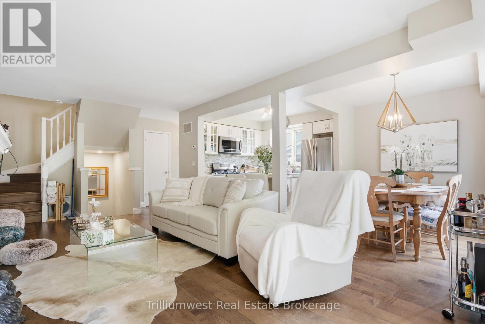 11 - 941 GORDON STREET