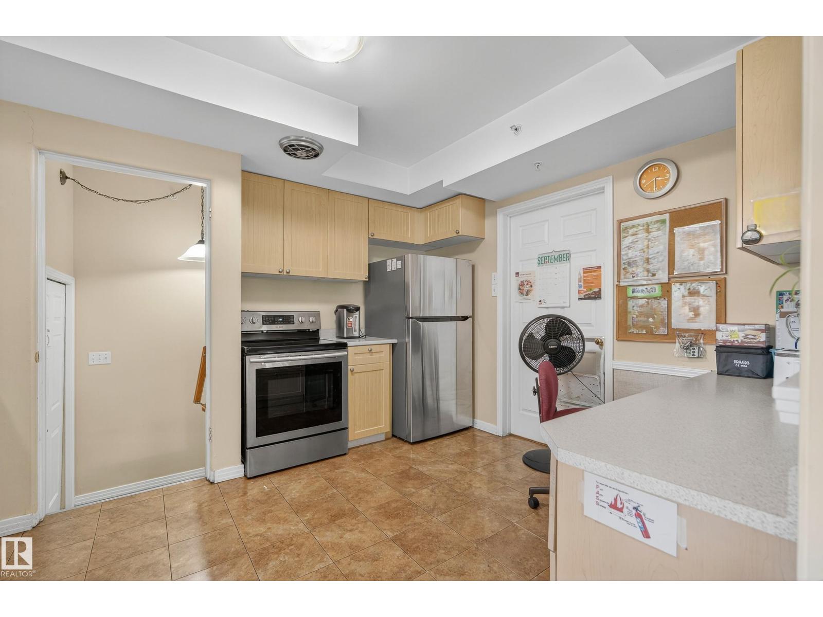 9823 142 ST NW