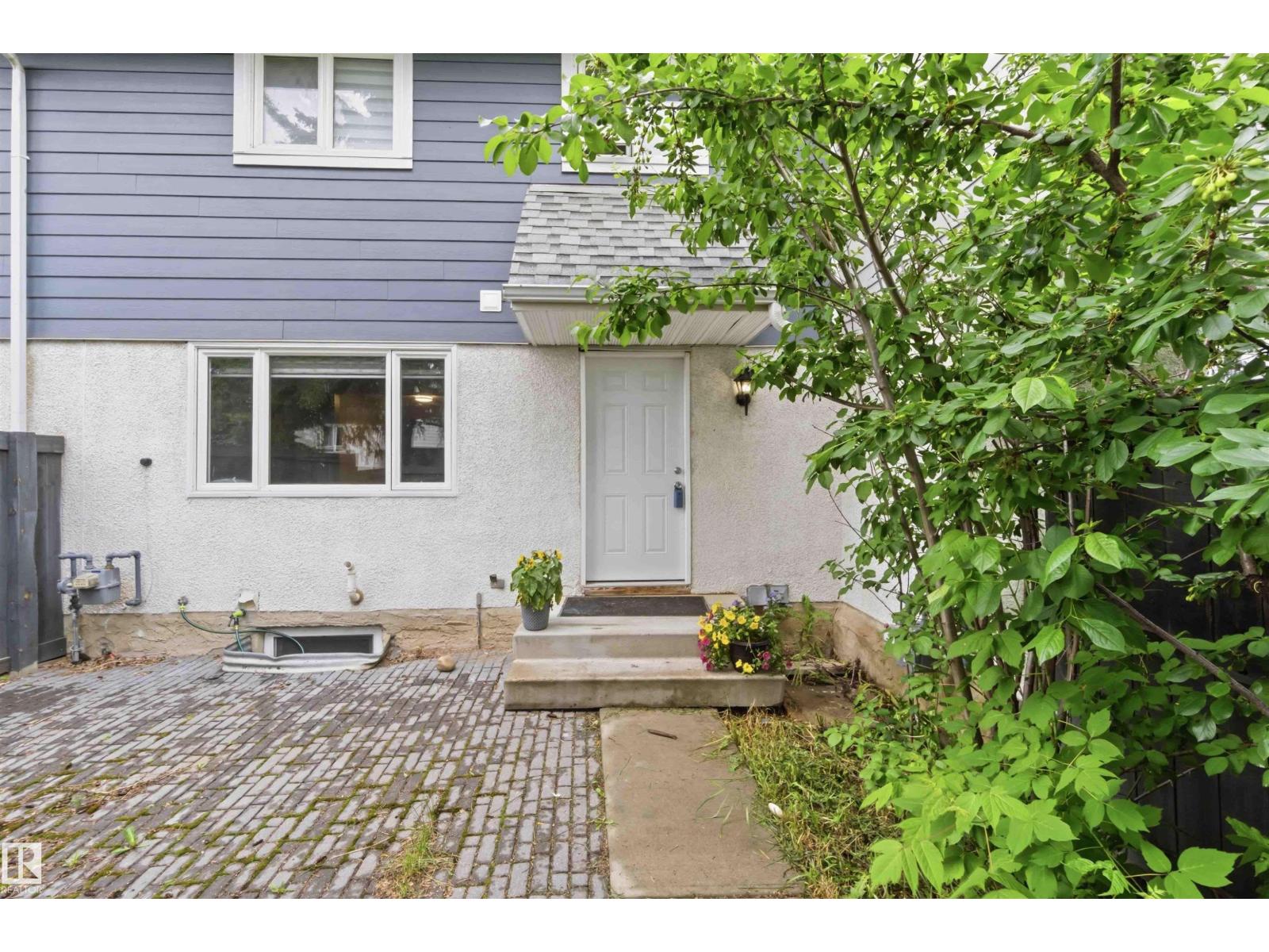 219 Callingwood Tw NW NW