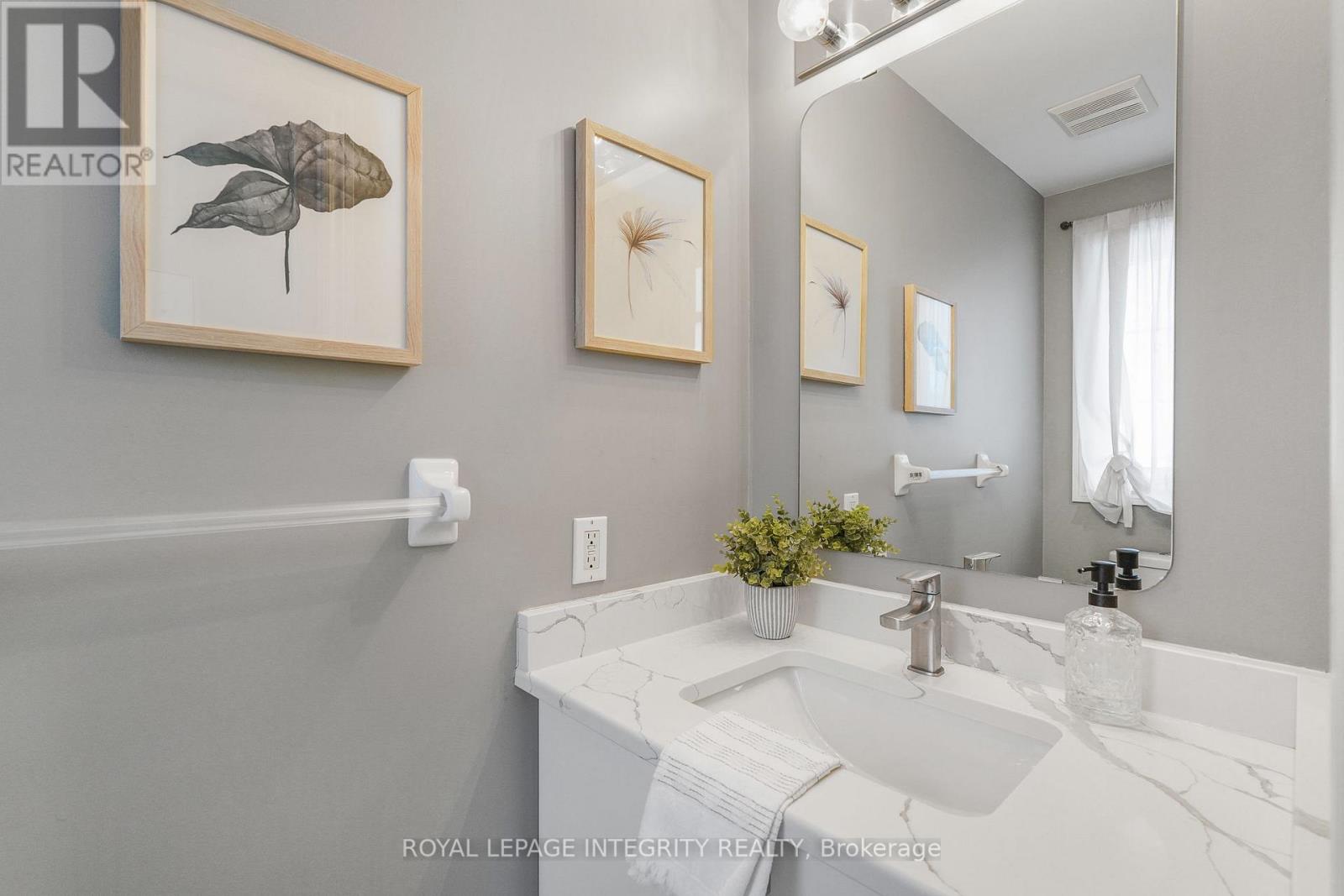 1033 MARKWICK CRESCENT