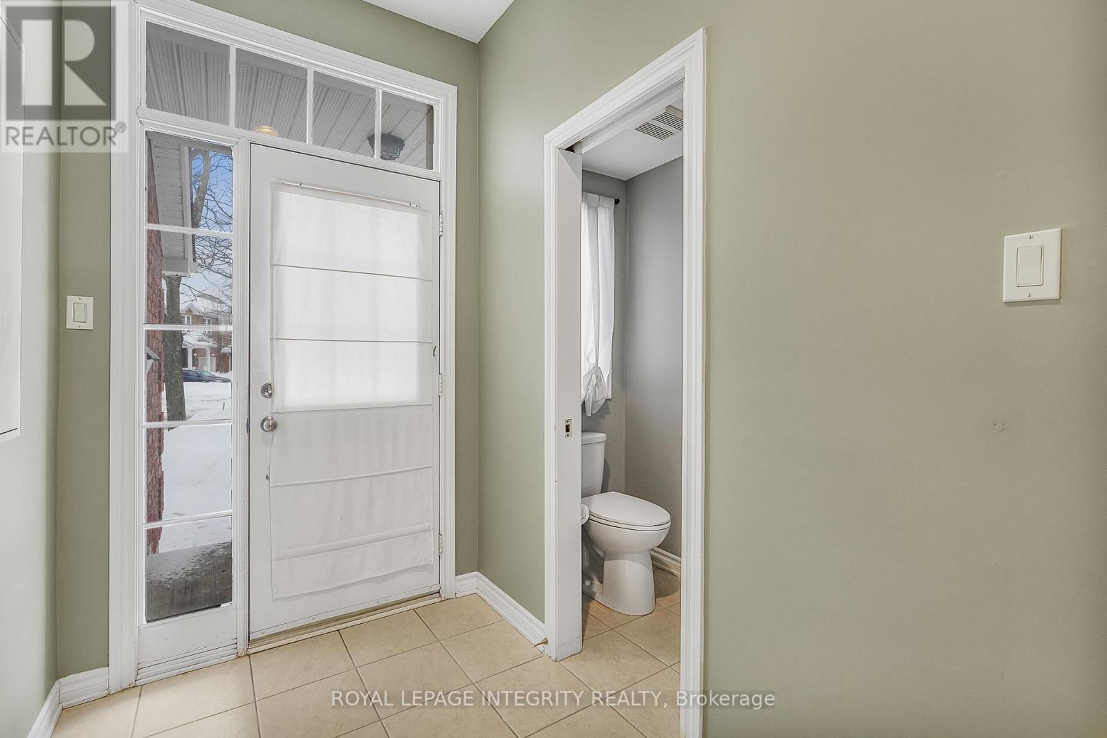 1033 MARKWICK CRESCENT