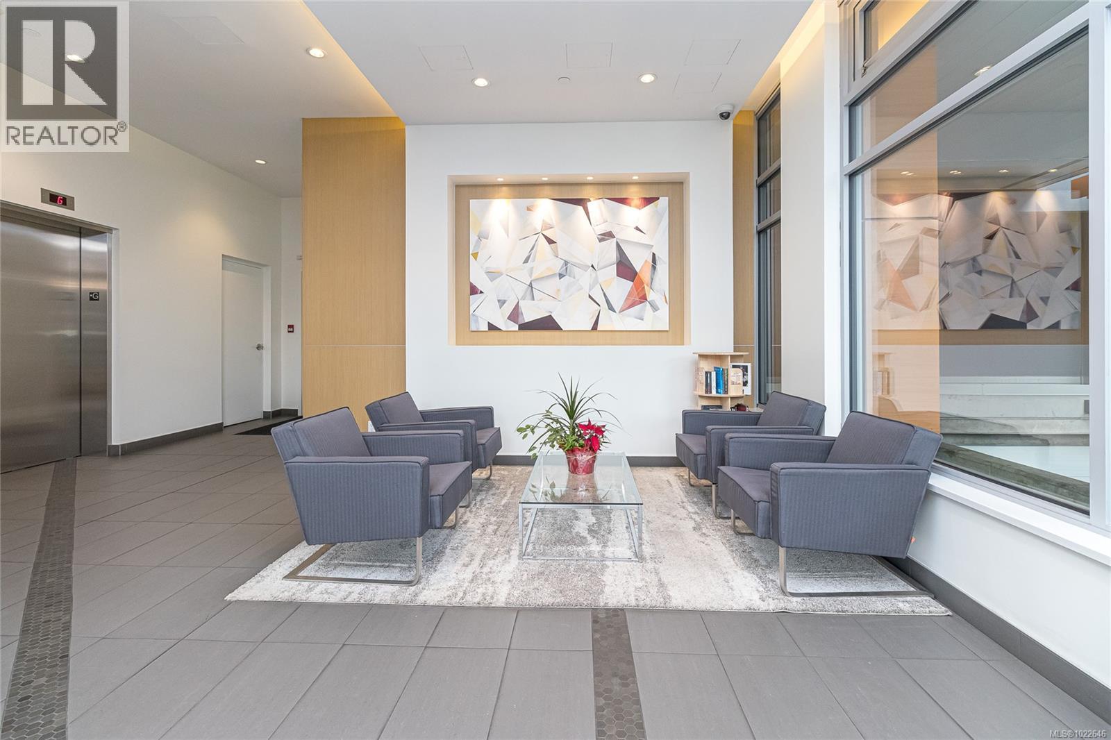 807 838 Broughton St